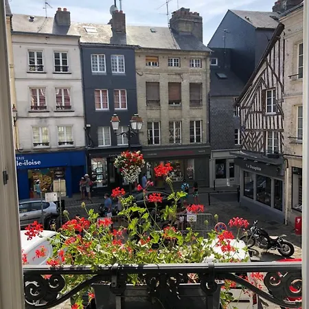 R Postel Apartment